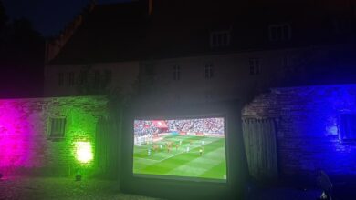Public Viewing im Tikuna Biergarten